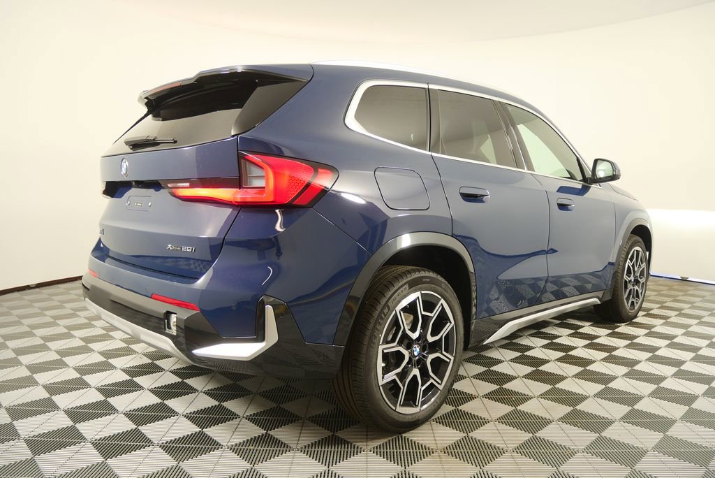 Used 2026 BMW X1 xDrive28i image 3