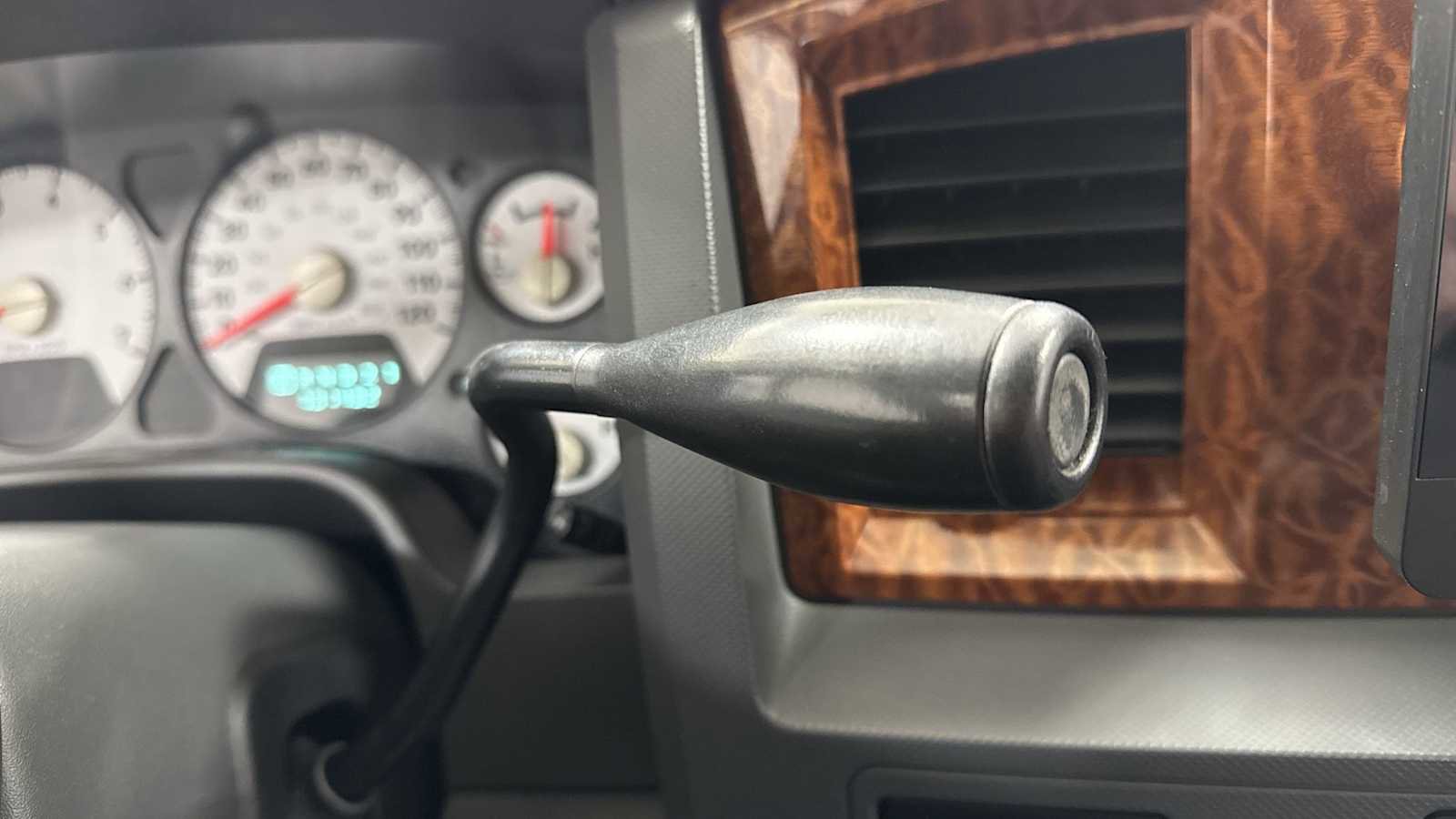 Used 2006 Dodge Ram 1500 Truck SLT image 21