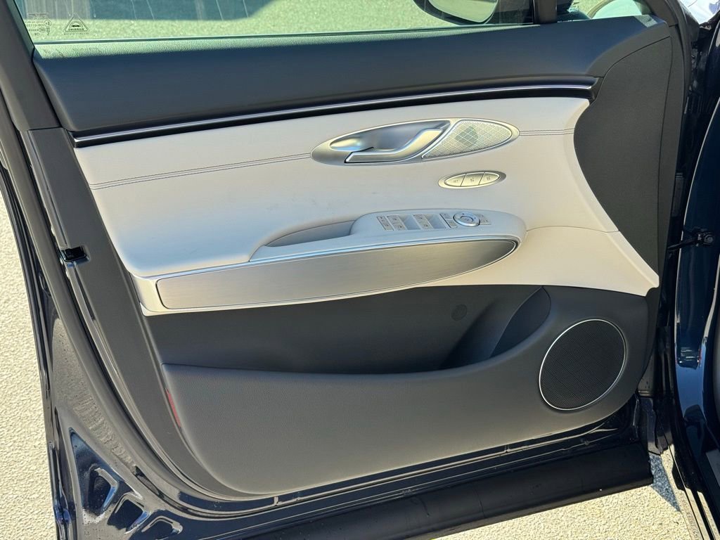 New 2026 Genesis GV70 2.5T Select image 25