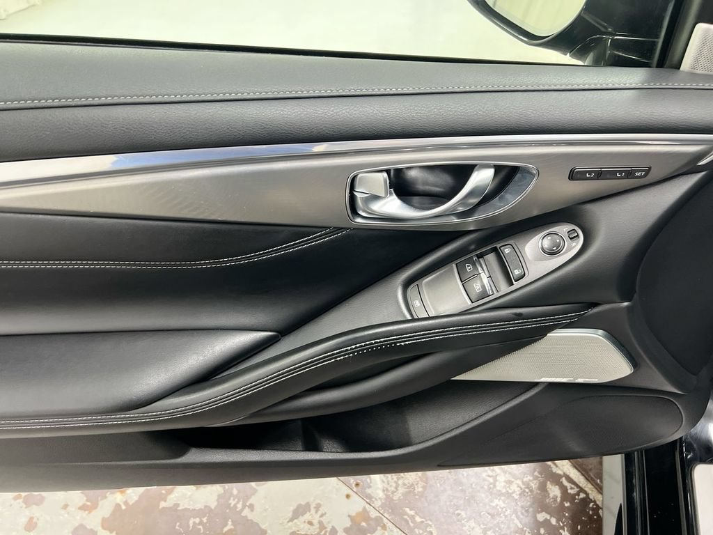 Used 2018 INFINITI Q60 3.0t Luxe w/ Sensory Package 3.0T Luxe AWD/4WD image 22