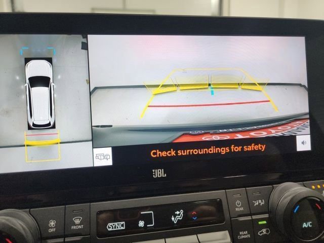 Used 2024 Toyota Grand Highlander Limited image 3