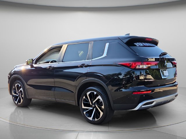 Used 2024 Mitsubishi Outlander SE AWD/4WD image 6