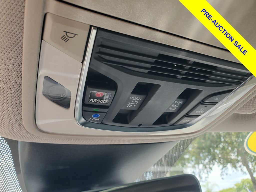 Certified 2024 Acura MDX SH-AWD image 35
