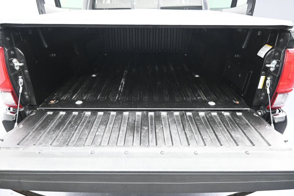 Used 2022 Toyota Tacoma SR AWD/4WD image 33