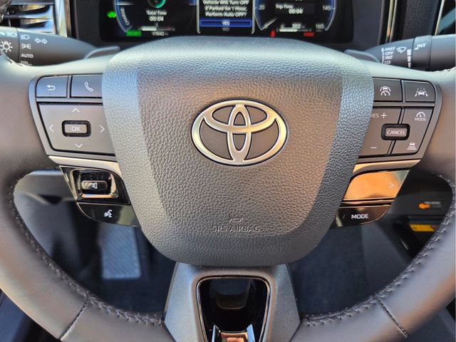 Used 2025 Toyota Camry XSE FWD image 30