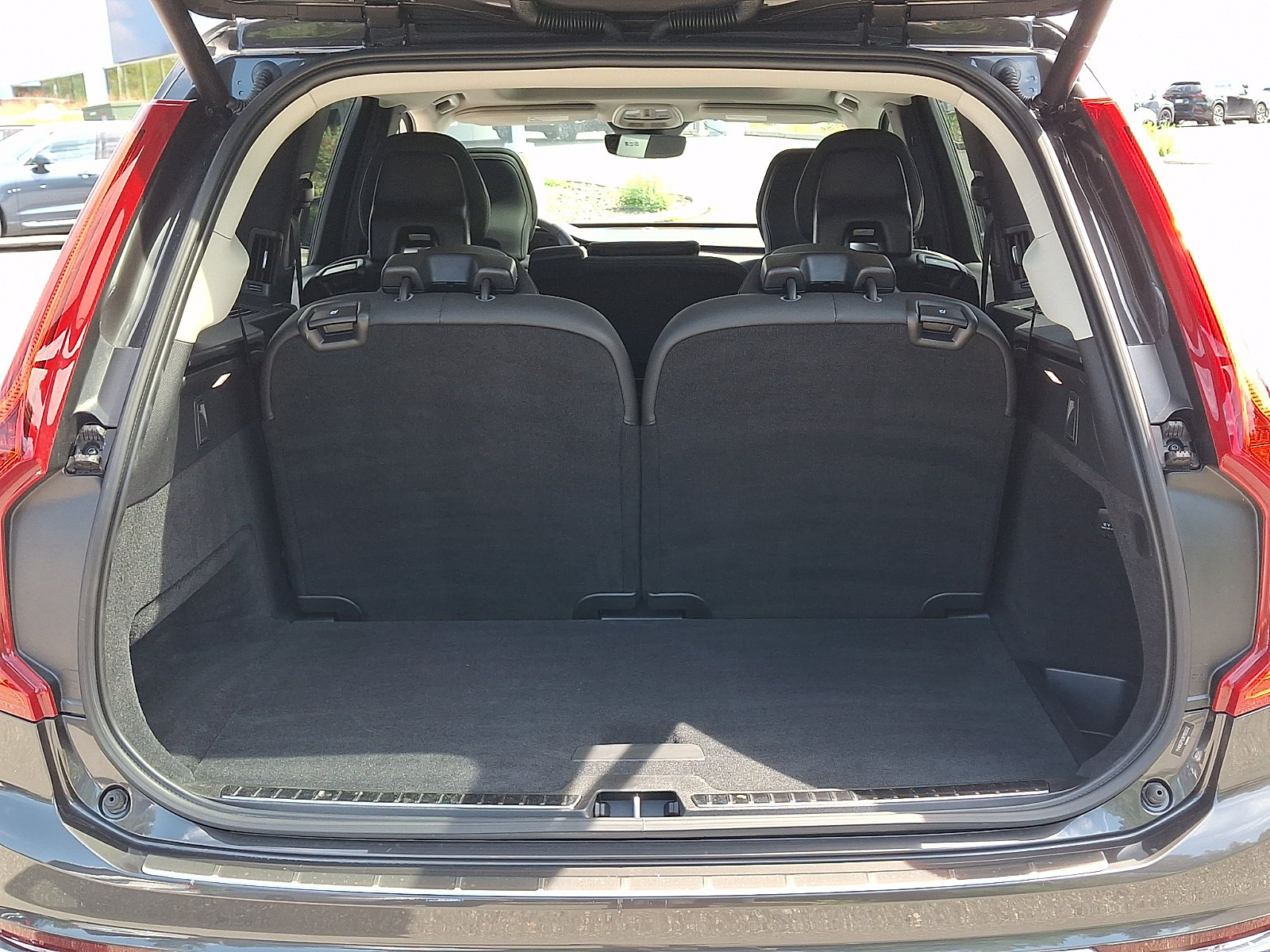 Certified 2024 Volvo XC90 B6 Plus AWD/4WD image 30