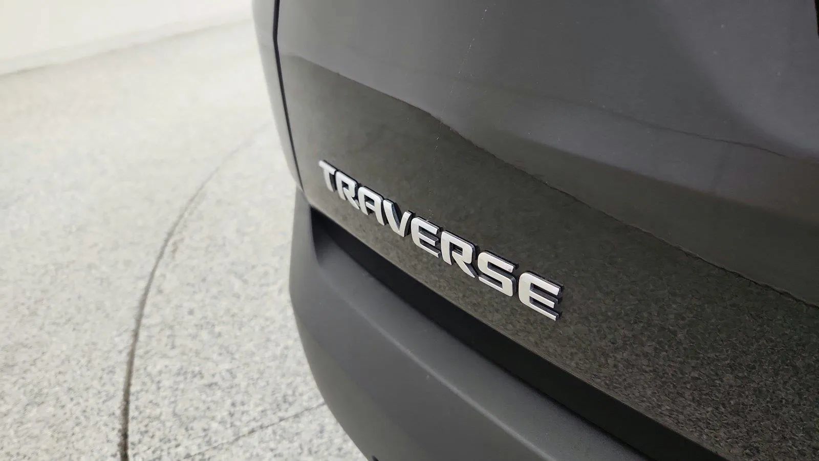Used 2023 Chevrolet Traverse LT FWD image 44