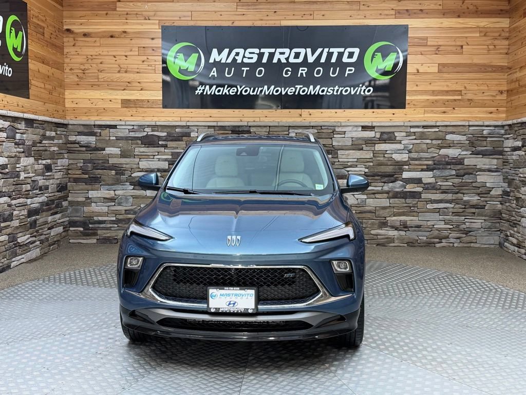 Used 2024 Buick Encore GX Sport Touring w/ Advanced Technology Package AWD/4WD video 2