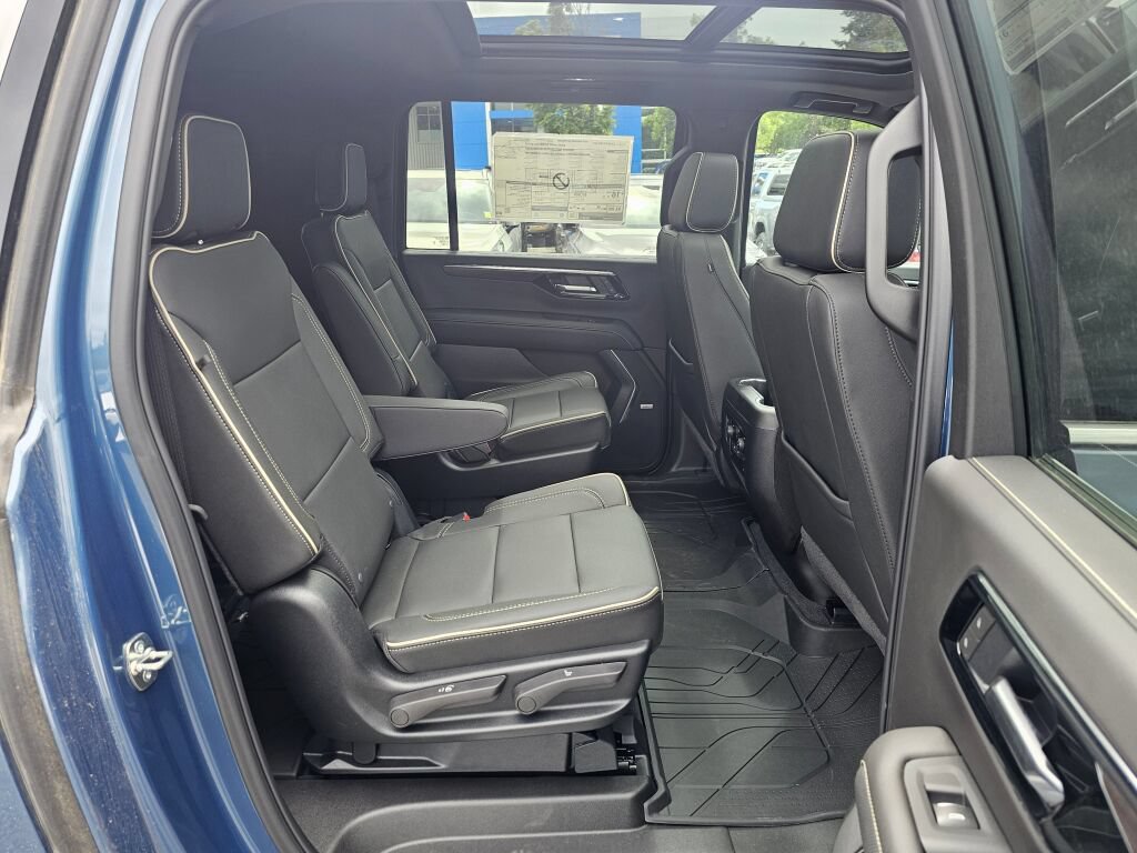 New 2026 Chevrolet Suburban Premier w/ Sun And Tow Package AWD/4WD image 29
