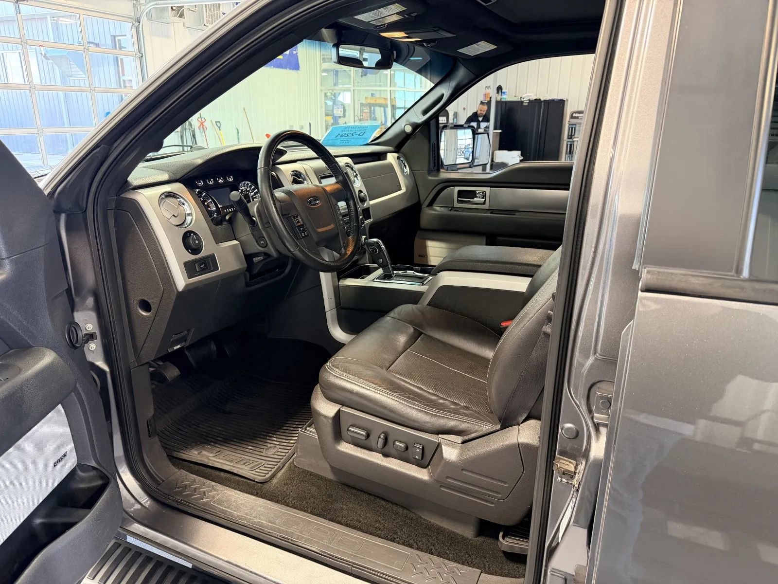 Used 2014 Ford F150 FX4 w/ Equipment Group 402A Luxury AWD/4WD image 10