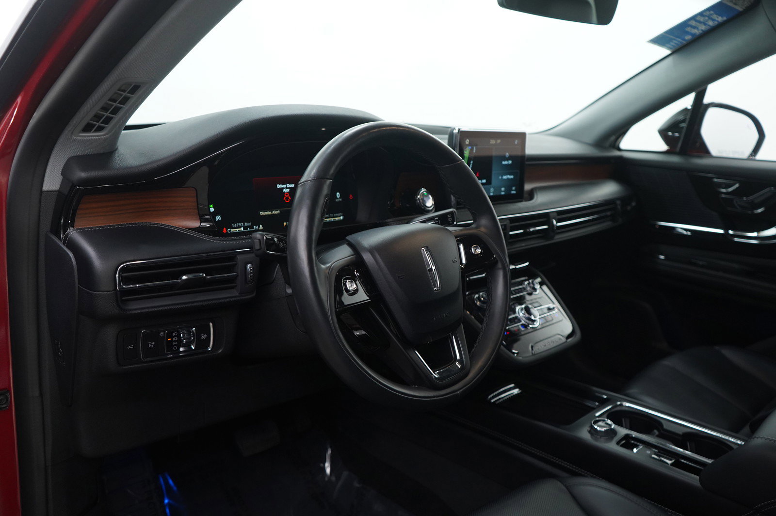 Used 2022 Lincoln Corsair Reserve w/ Elements Package image 16