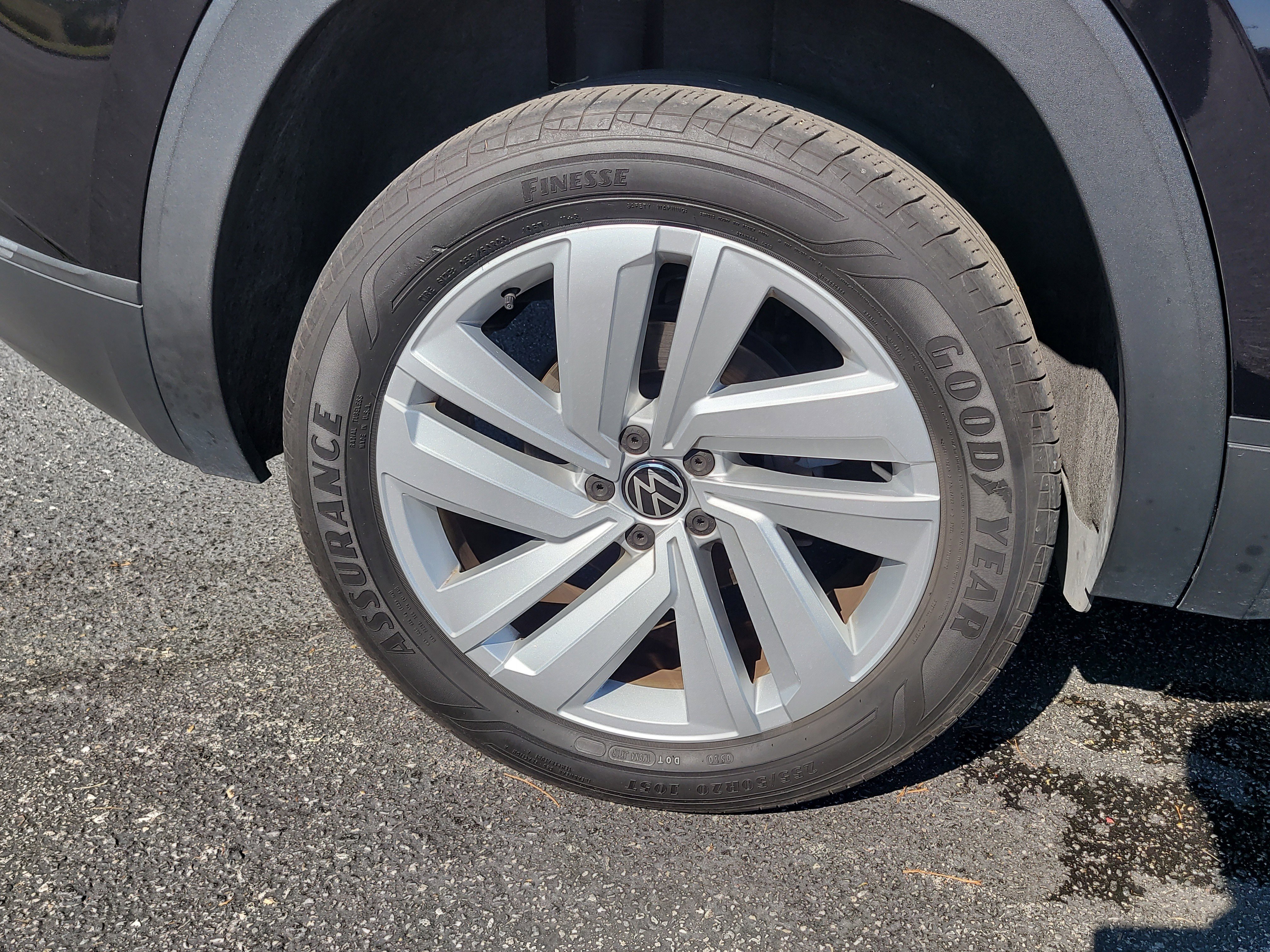 Used 2023 Volkswagen Atlas Cross Sport SE image 9