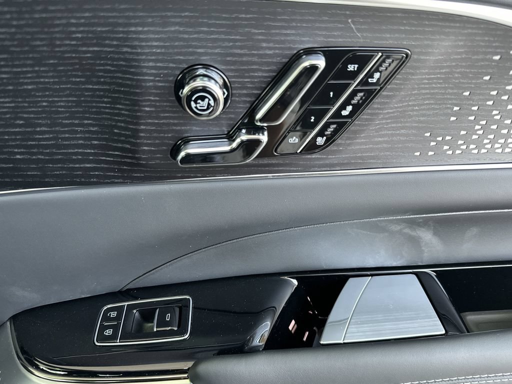 New 2026 Cadillac Lyriq V w/ Exterior Carbon Fiber Package AWD/4WD image 39