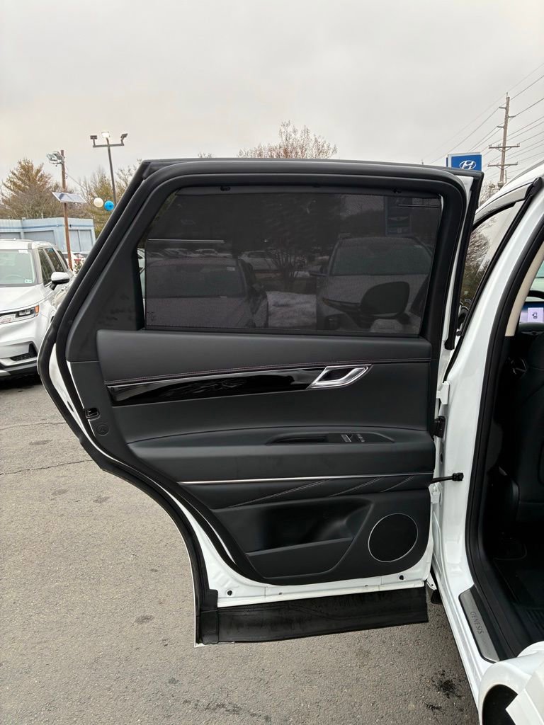 Used 2025 Genesis GV80 2.5T image 47