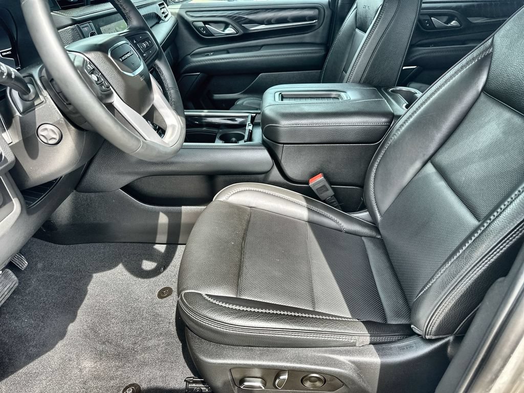 Used 2023 GMC Yukon XL Denali RWD image 24