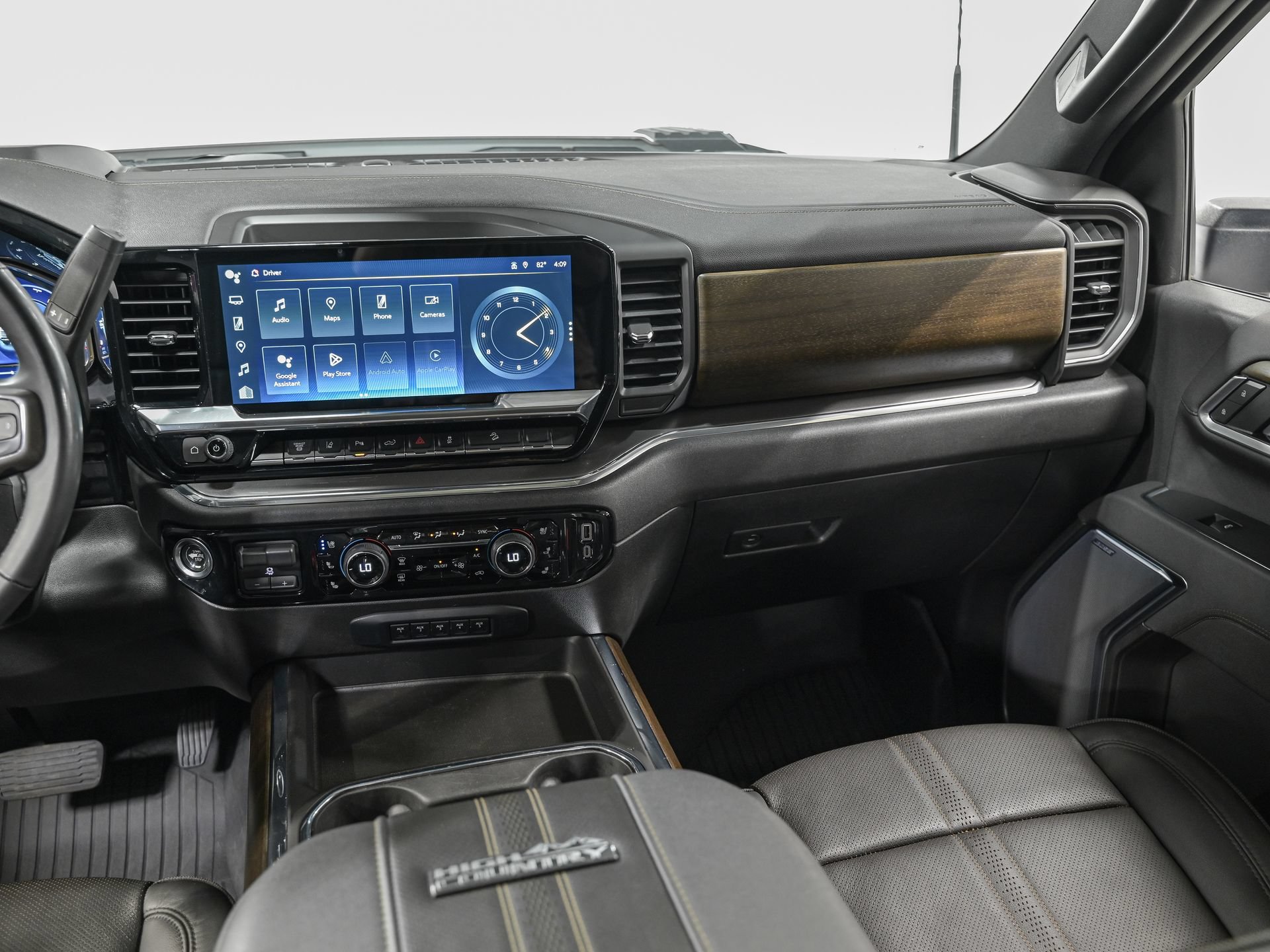 Used 2024 Chevrolet Silverado 2500 High Country w/ High Country Premium Package AWD/4WD image 30