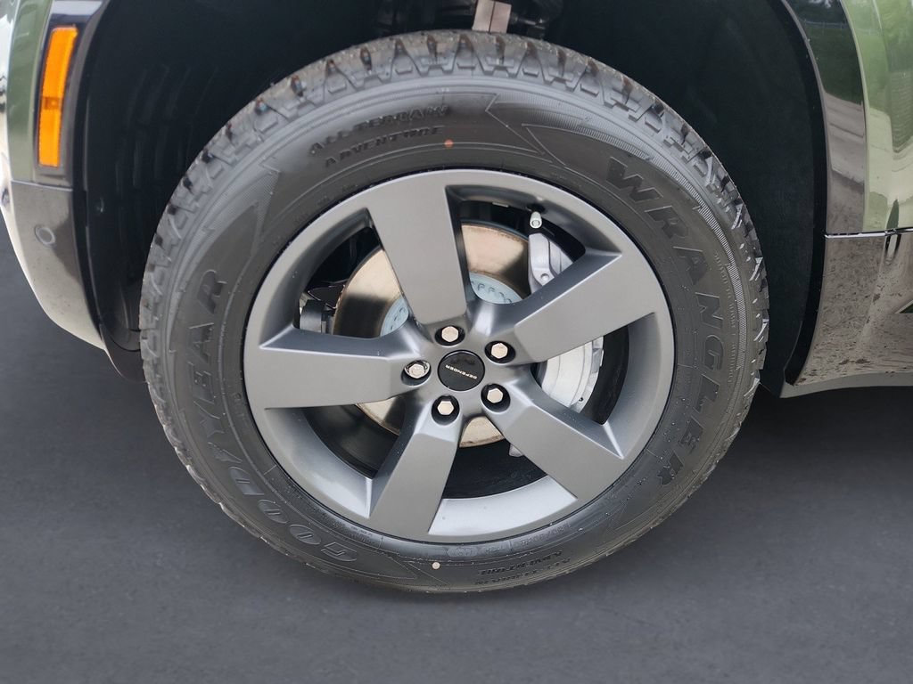 New 2026 Land Rover Defender 110 X-Dynamic SE AWD/4WD image 8
