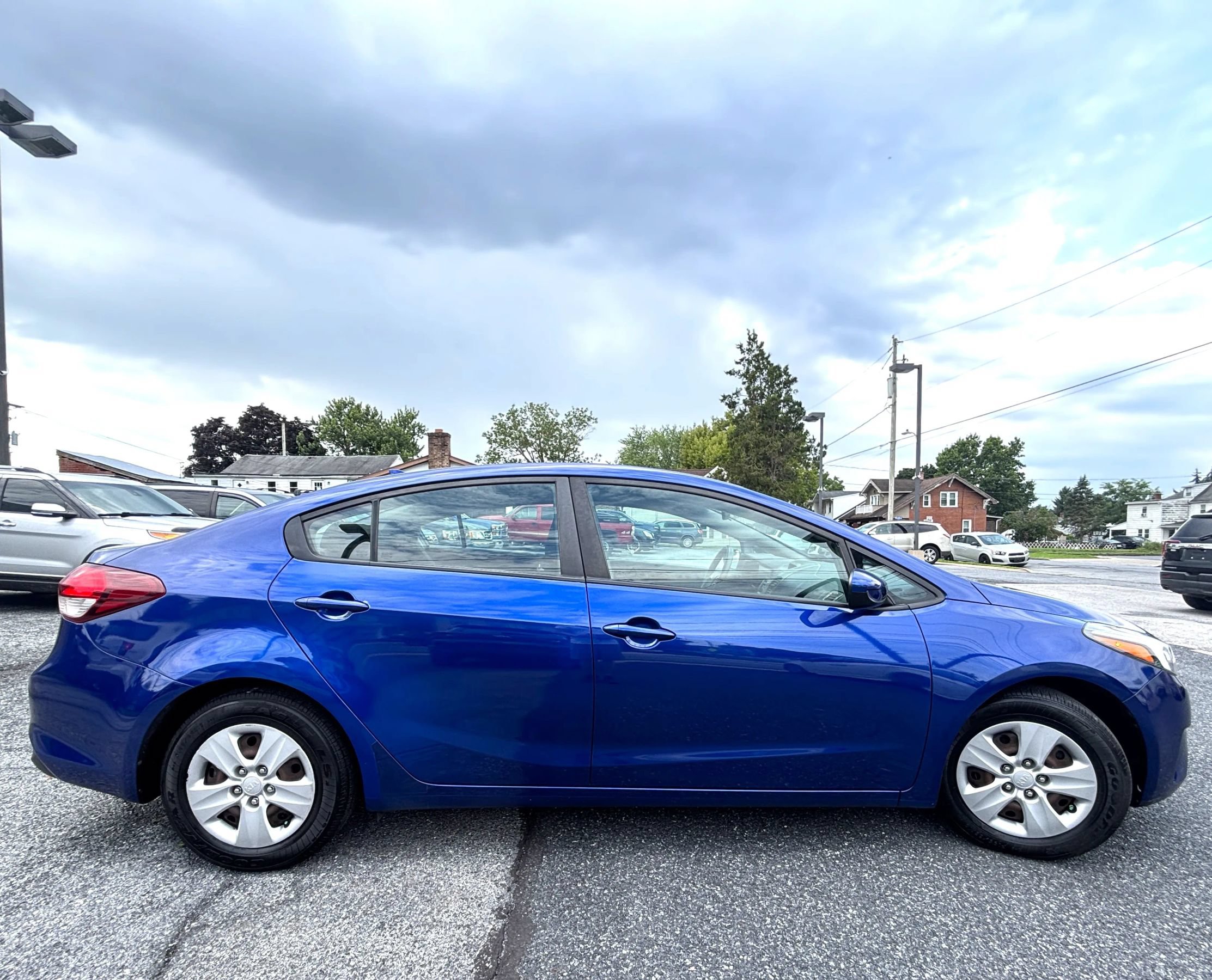 Used 2017 Kia Forte LX FWD image 6