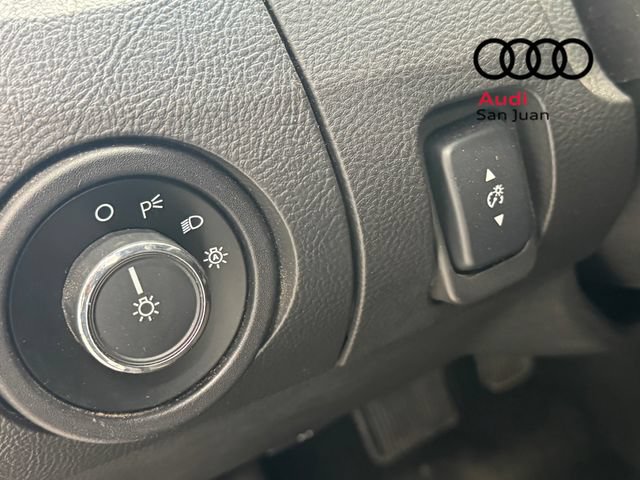 Used 2016 Ford Taurus SEL FWD image 29