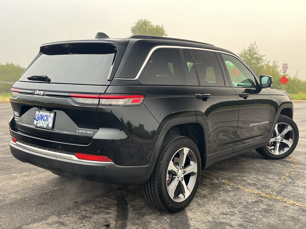 Used 2024 Jeep Grand Cherokee Limited w/ Luxury Tech Group II image 44