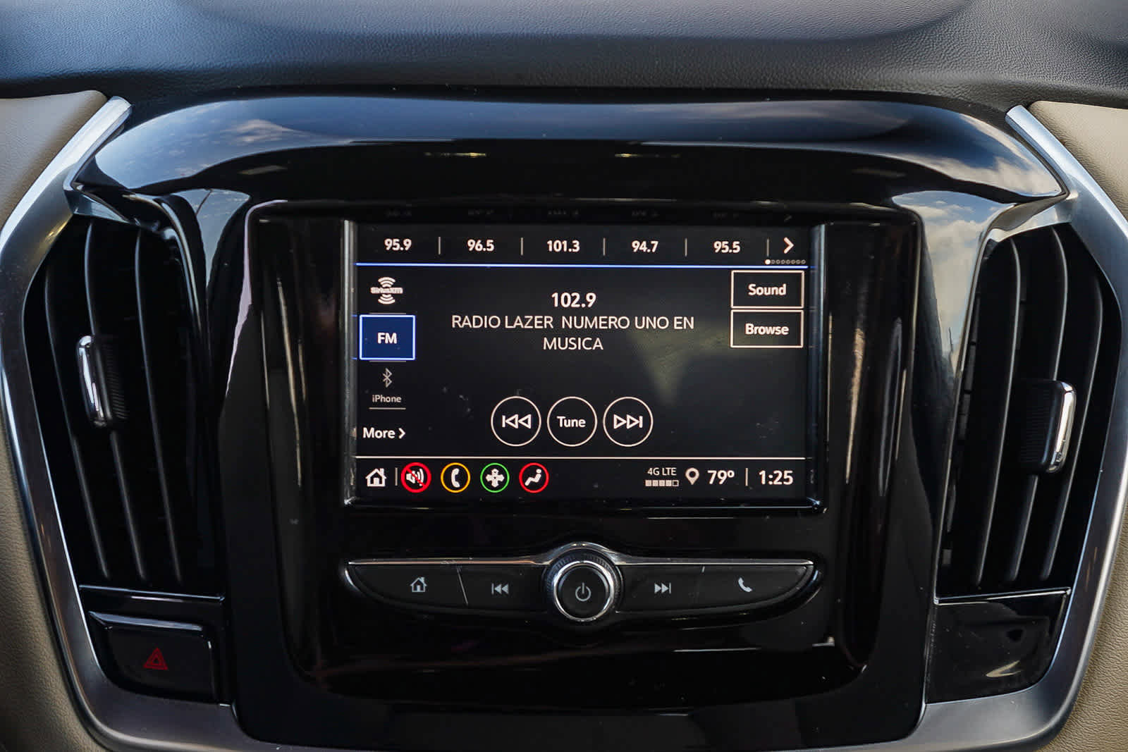 Used 2022 Chevrolet Traverse LS w/ Midnight/Sport Edition image 15