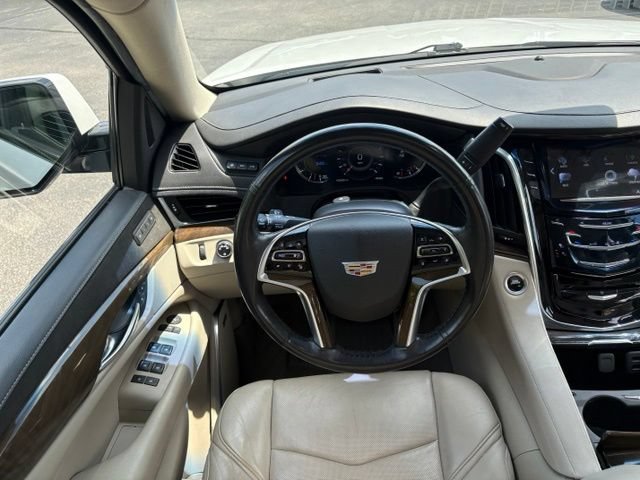 Used 2019 Cadillac Escalade Luxury AWD/4WD image 22