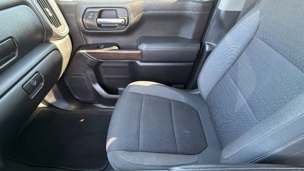 Used 2020 Chevrolet Silverado 1500 RST AWD/4WD image 12