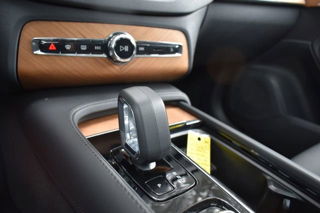 New 2024 Volvo XC90 T8 Plus w/ Protection Package Premier image 31