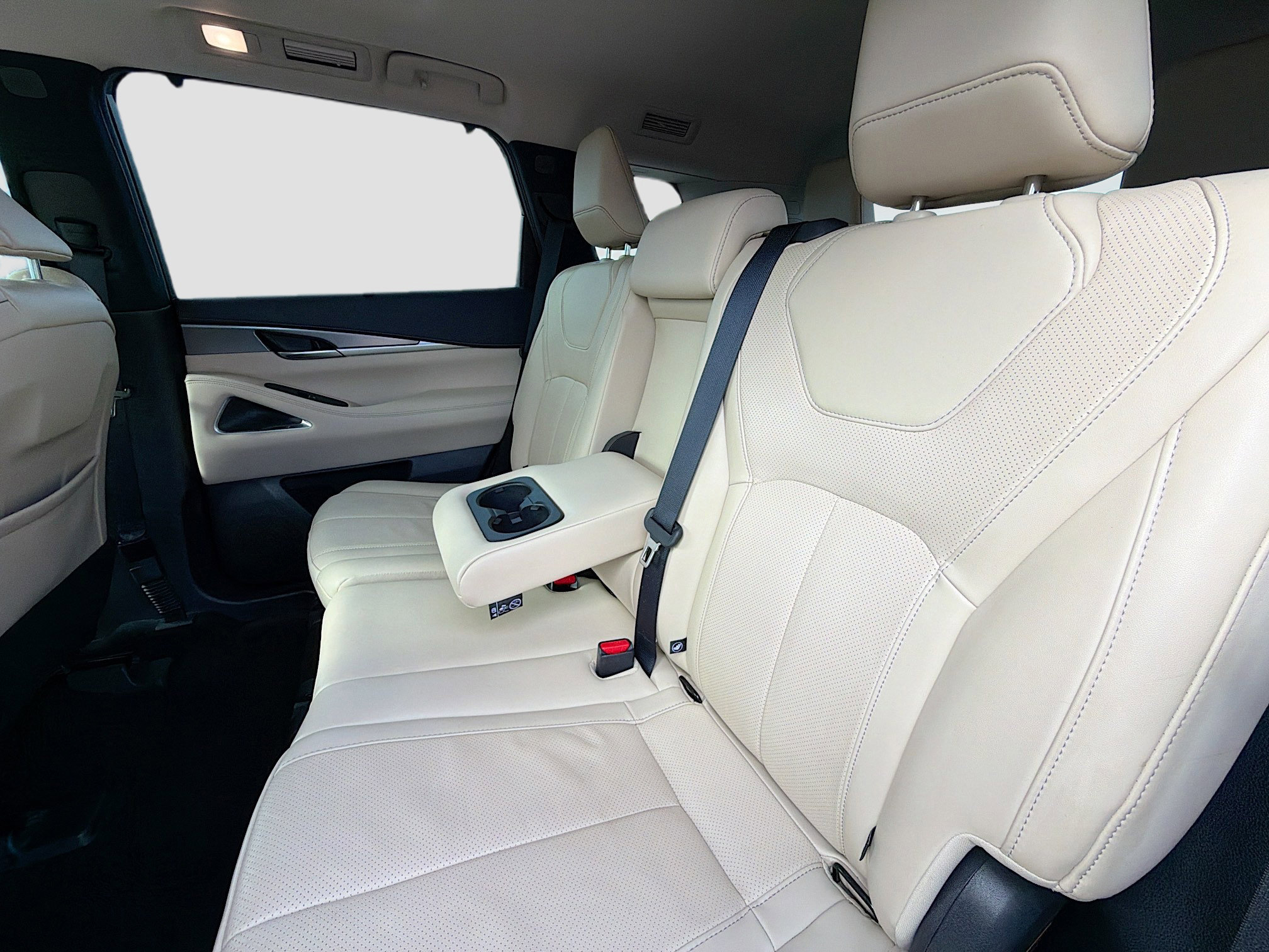 Used 2023 INFINITI QX60 Luxe w/ Performance Audio Package AWD/4WD image 22