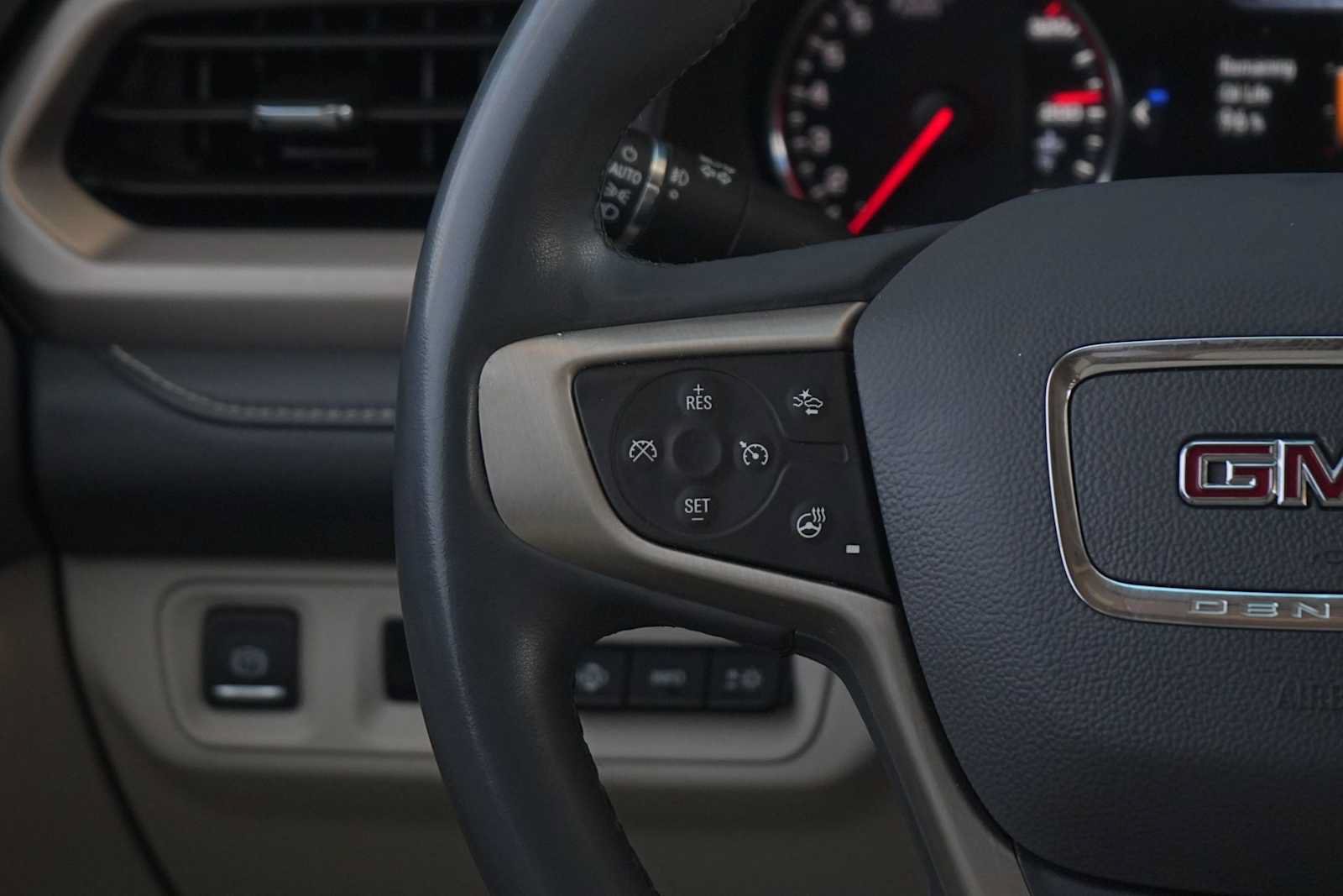 Used 2023 GMC Acadia Denali FWD image 17