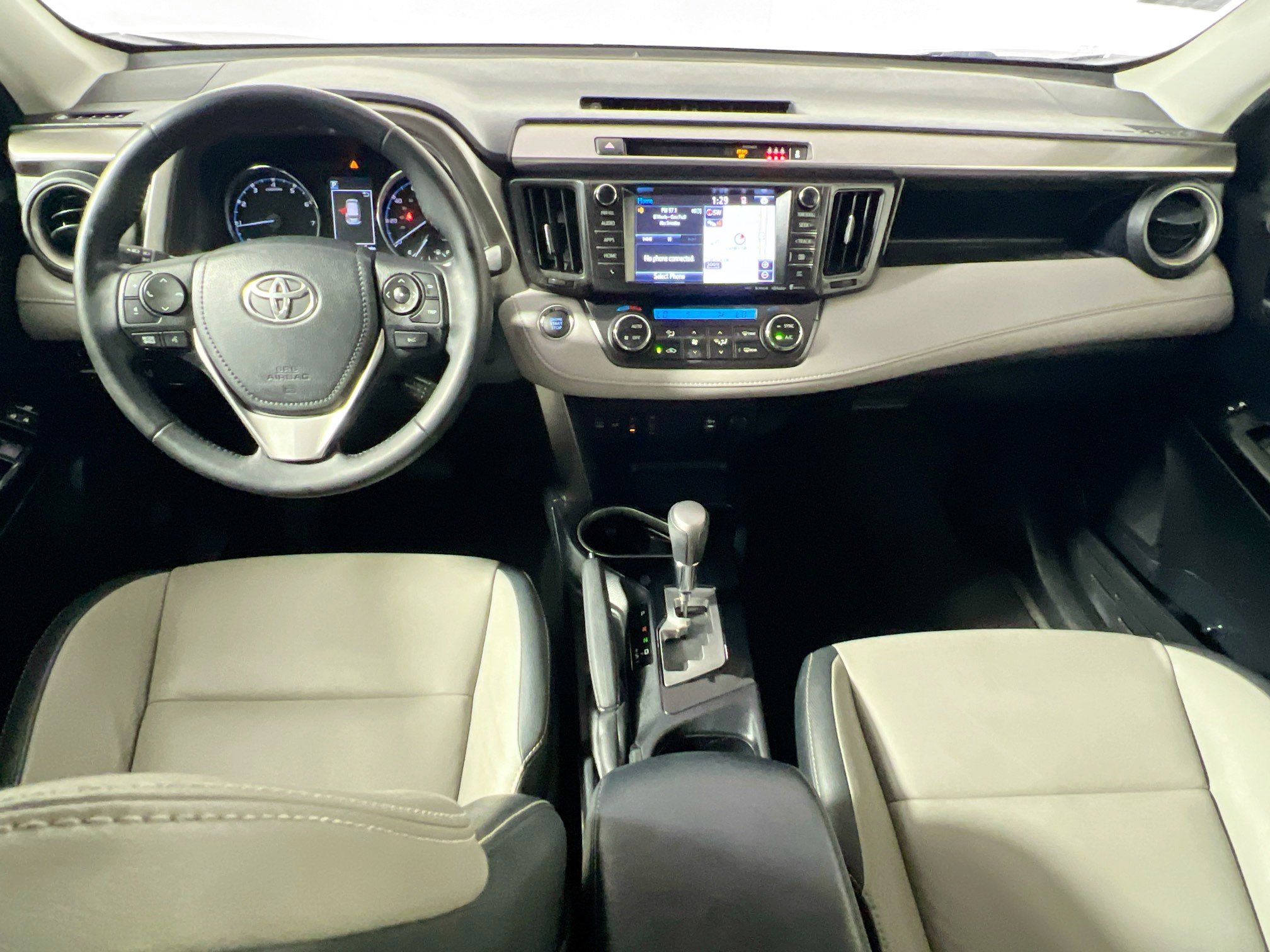 Used 2017 Toyota RAV4 Limited image 30