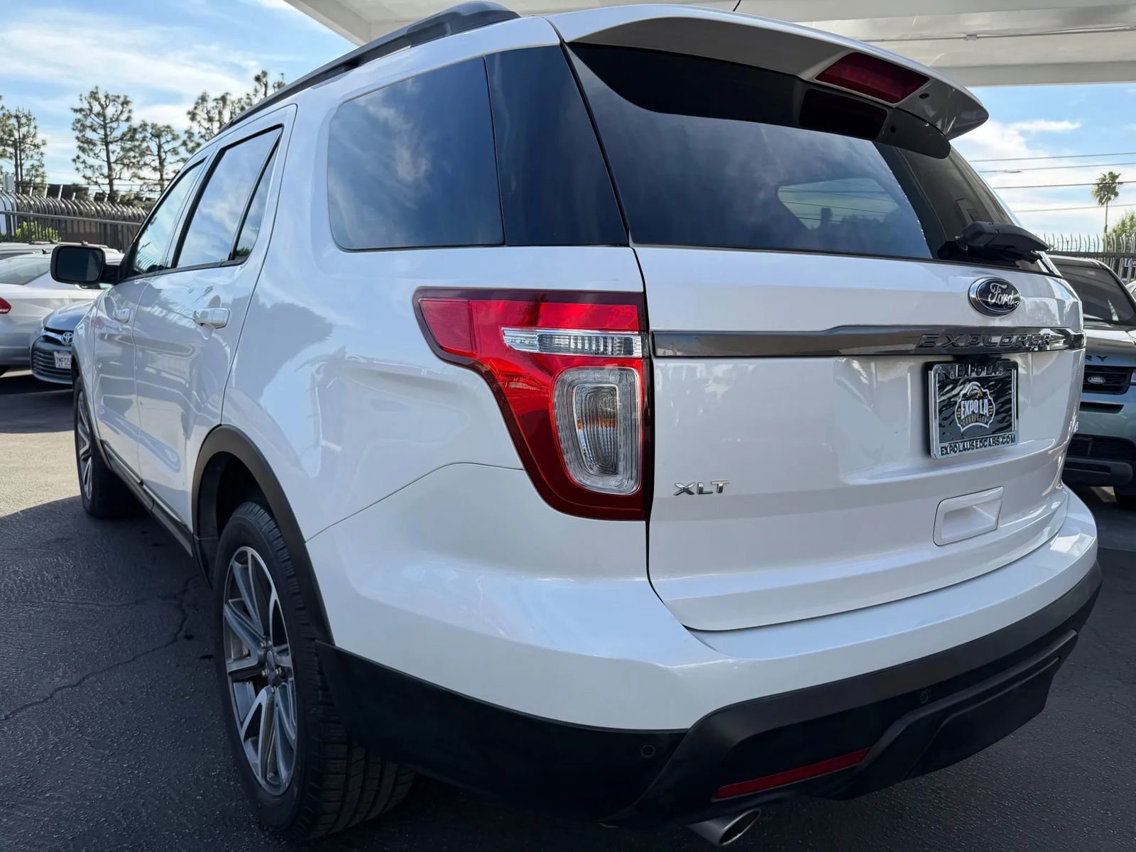 Used 2015 Ford Explorer XLT w/ Equipment Group 202A AWD/4WD image 24