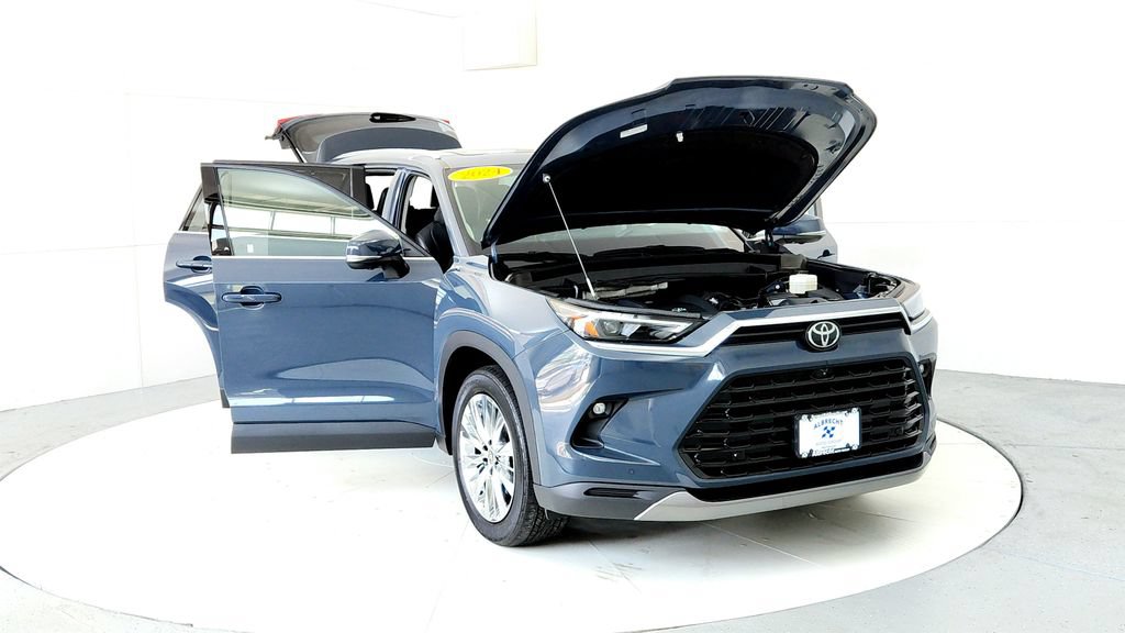 Certified 2024 Toyota Grand Highlander AWD image 9