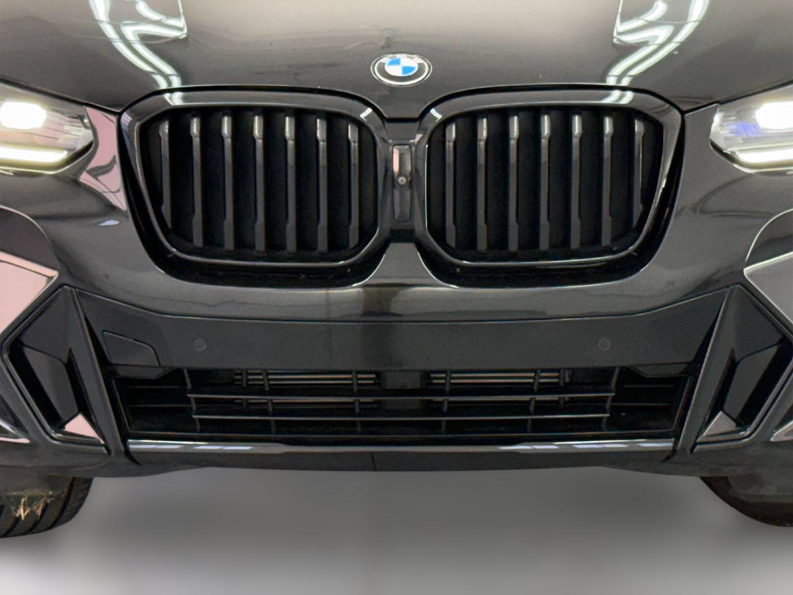 Used 2024 BMW X3 sDrive30i w/ M Sport Package RWD image 25