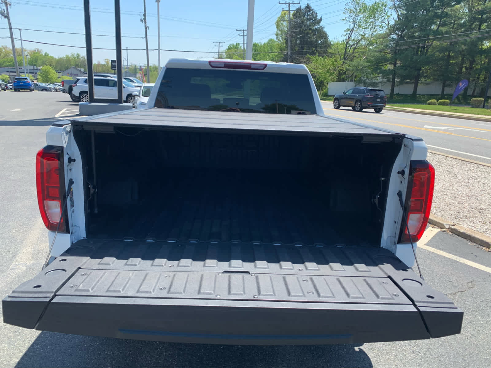 Used 2023 GMC Sierra 1500 Elevation AWD/4WD image 5