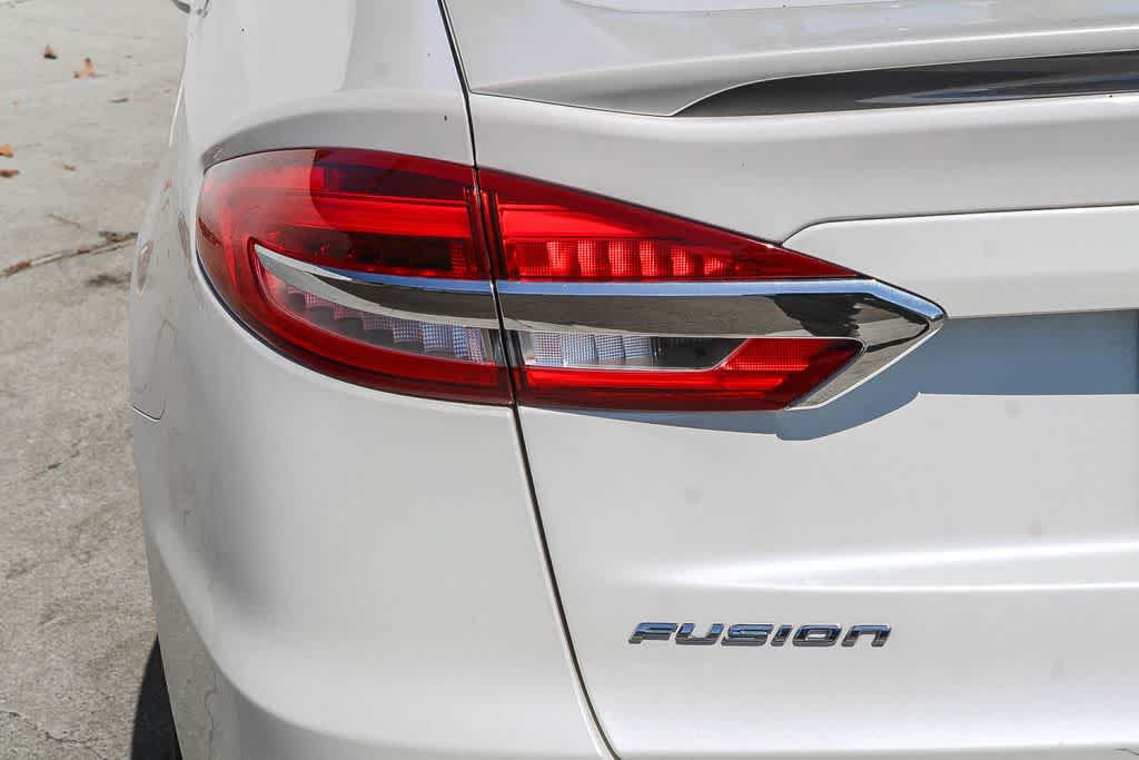 Used 2020 Ford Fusion SE w/ Equipment Group 151A FWD image 7