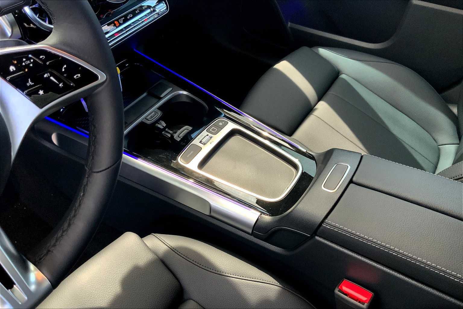 New 2025 Mercedes-Benz GLB 250 image 11