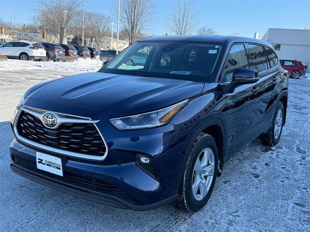 Used 2021 Toyota Highlander LE image 8