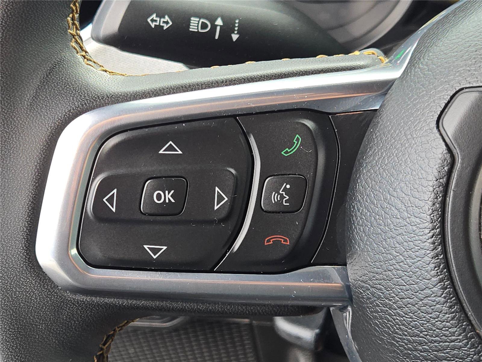 Used 2024 Jeep Wrangler Sahara image 31