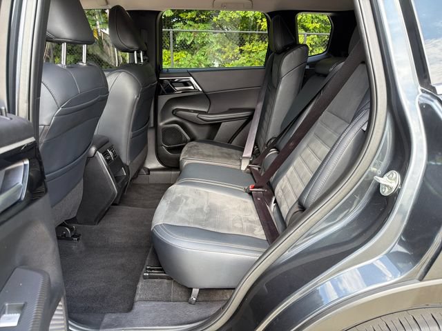 Used 2024 Mitsubishi Outlander SE AWD/4WD image 14