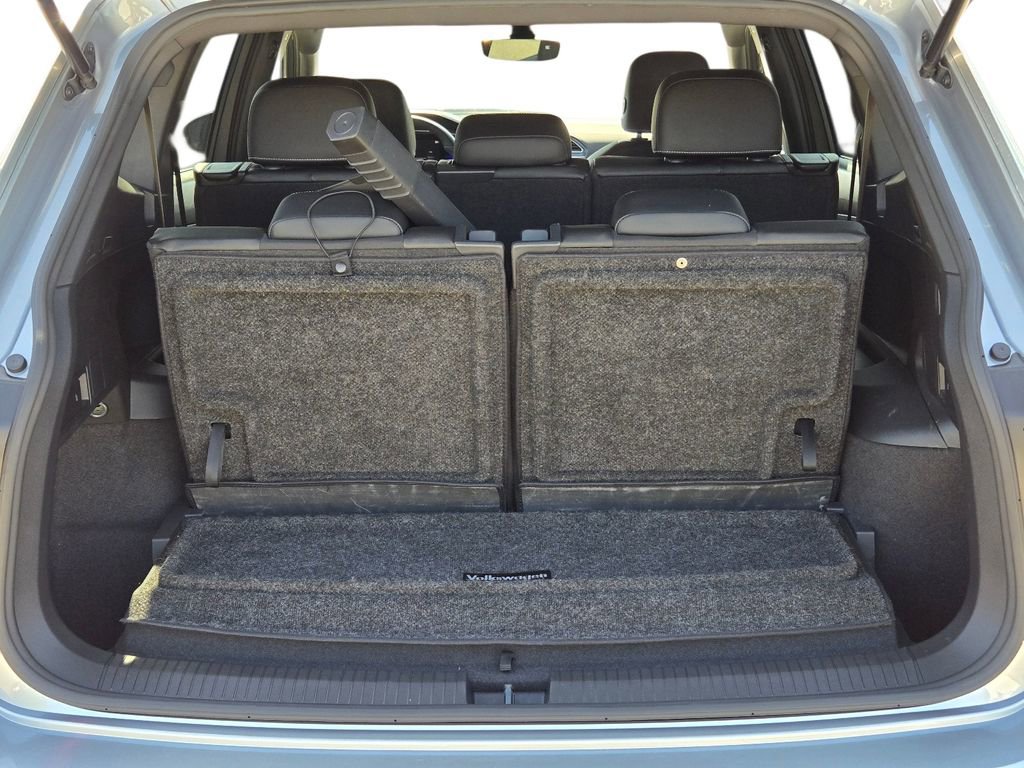 Used 2022 Volkswagen Tiguan SE R-Line image 13