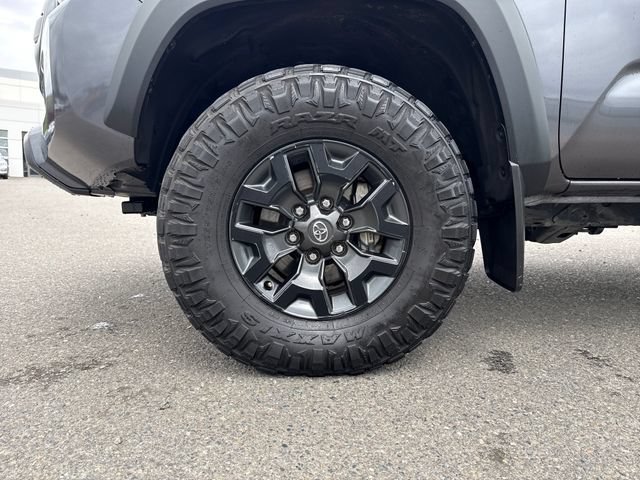 Used 2021 Toyota Tacoma TRD Off-Road w/ TRD Premium Off Road Package AWD/4WD image 32