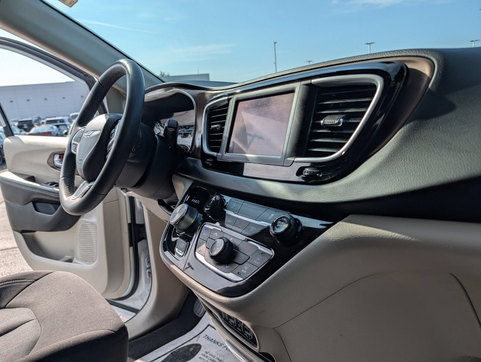 Used 2024 Chrysler Voyager LX FWD image 23
