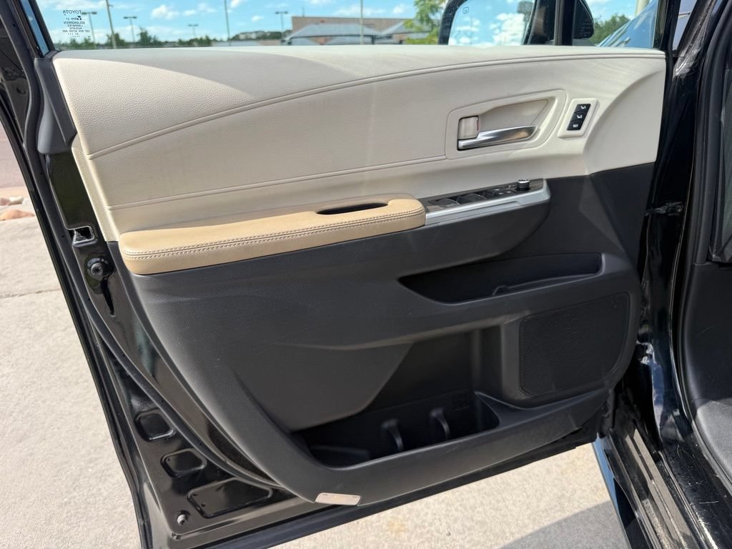 Used 2022 Toyota Sienna Limited AWD/4WD image 14