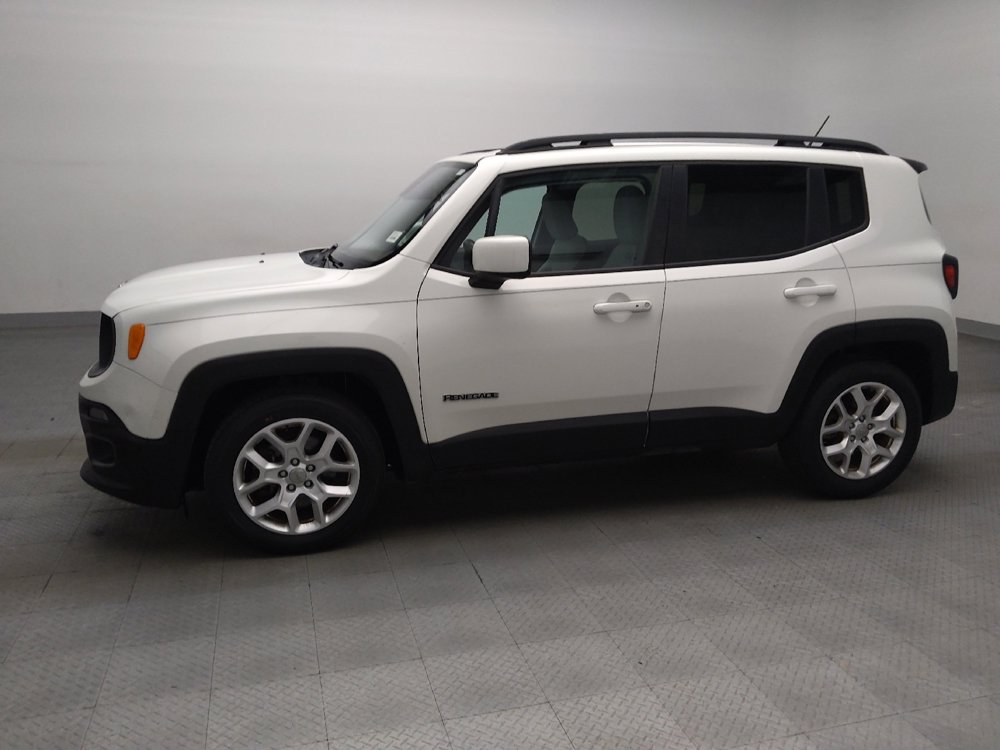 Used 2017 Jeep Renegade Latitude FWD image 2