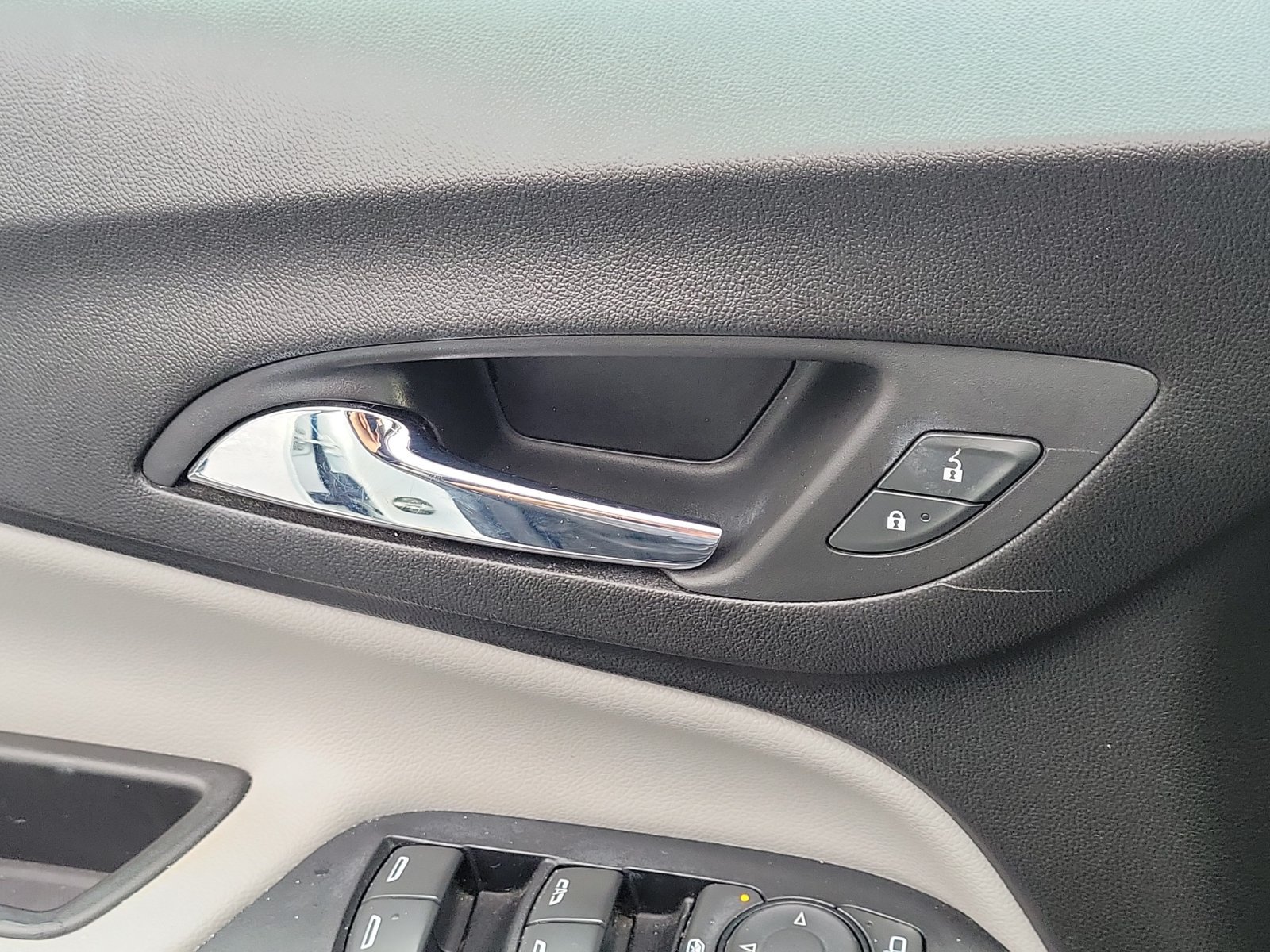 Used 2020 Chevrolet Equinox LT FWD image 17