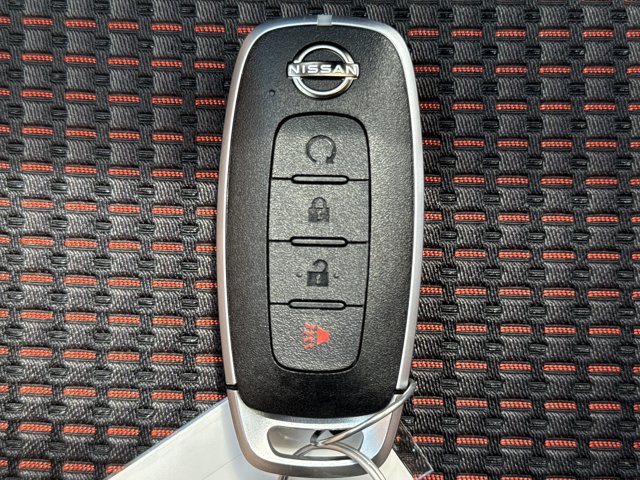 New 2026 Nissan Kicks SR w/ SR Premium Package FWD image 17