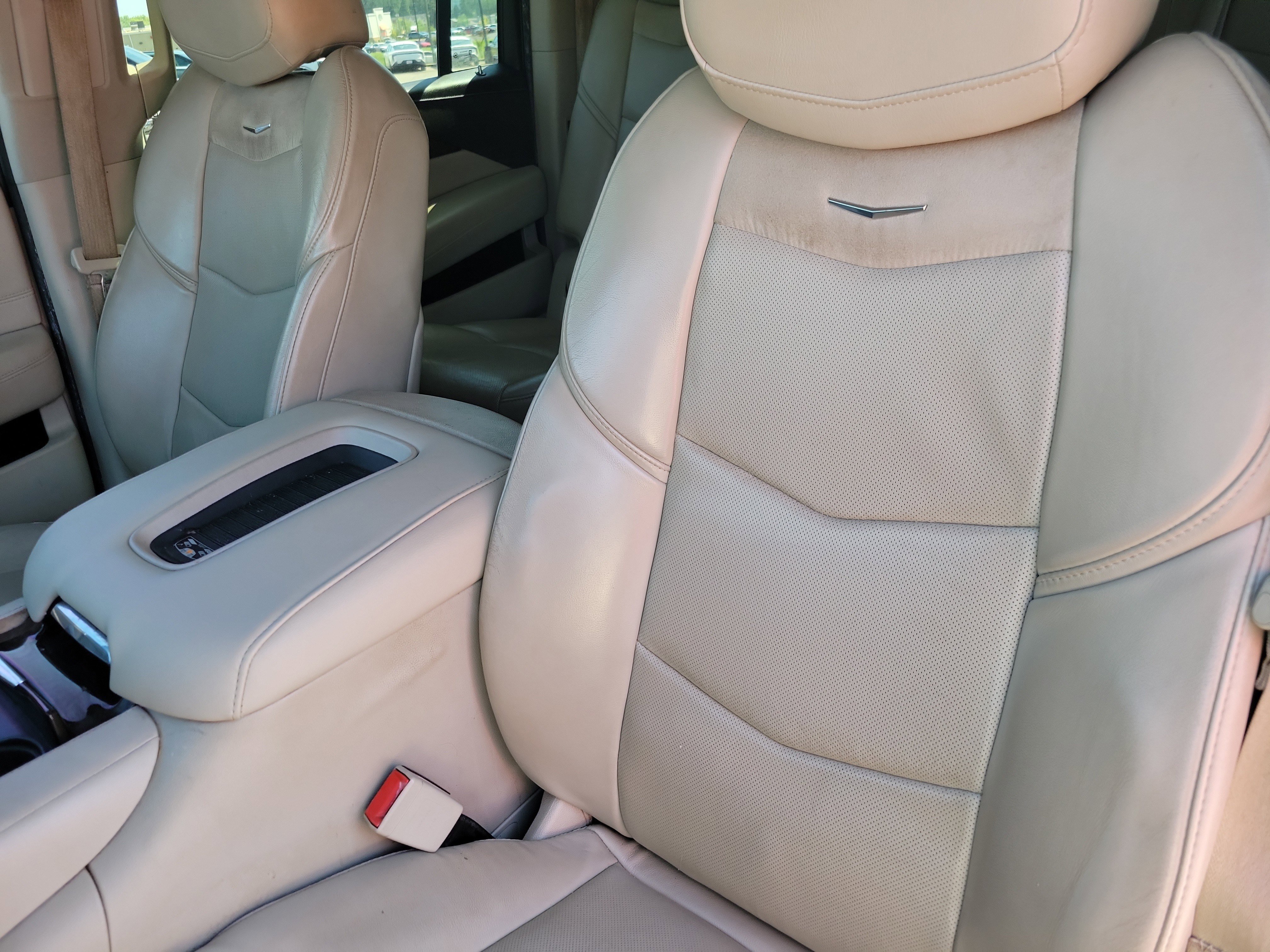 Used 2018 Cadillac Escalade ESV Luxury image 7