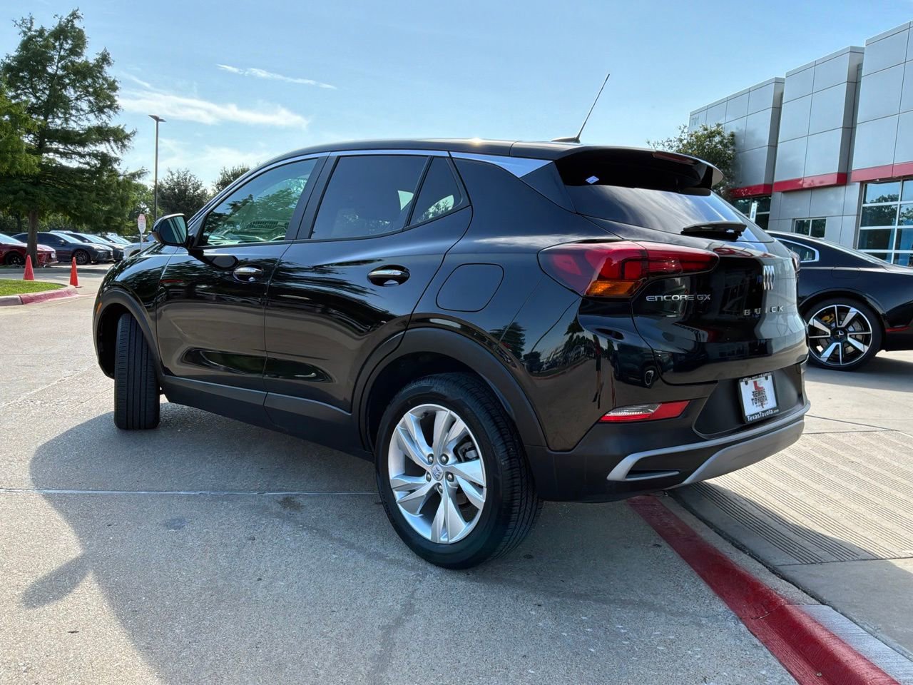 Used 2025 Buick Encore GX Preferred FWD image 8