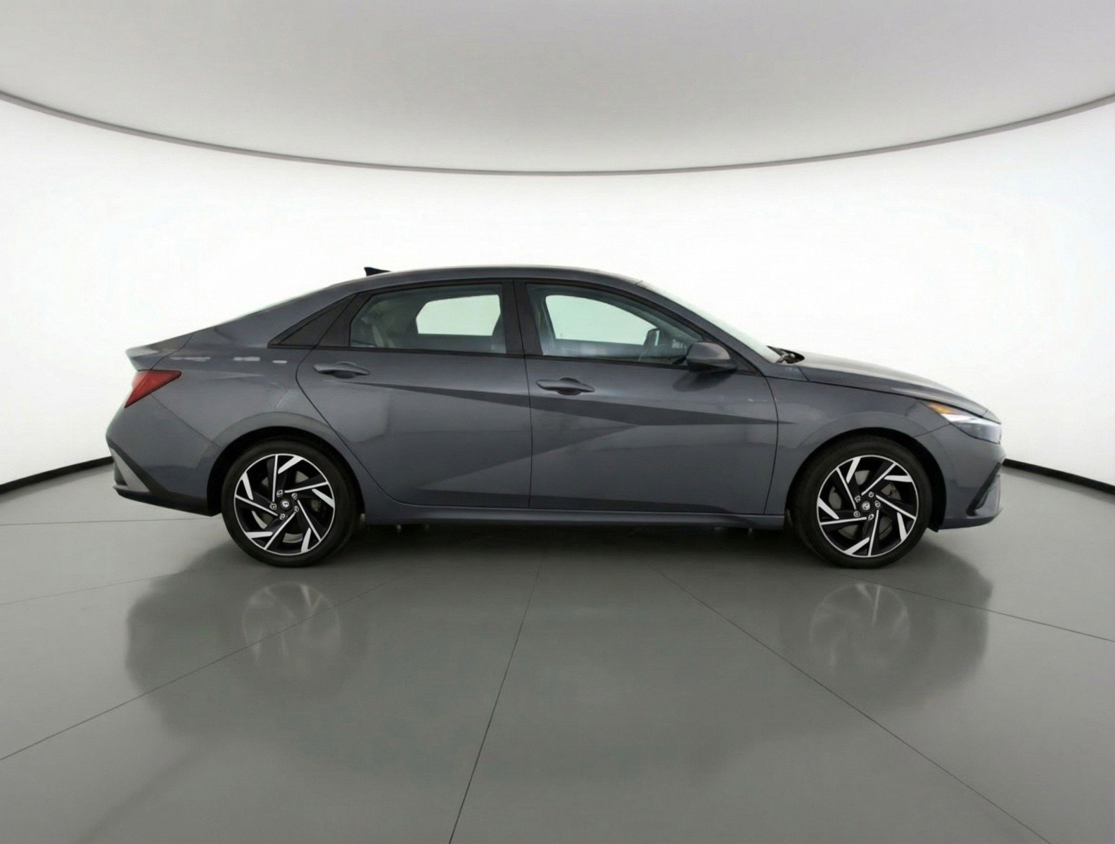 Used 2025 Hyundai Elantra SEL image 11